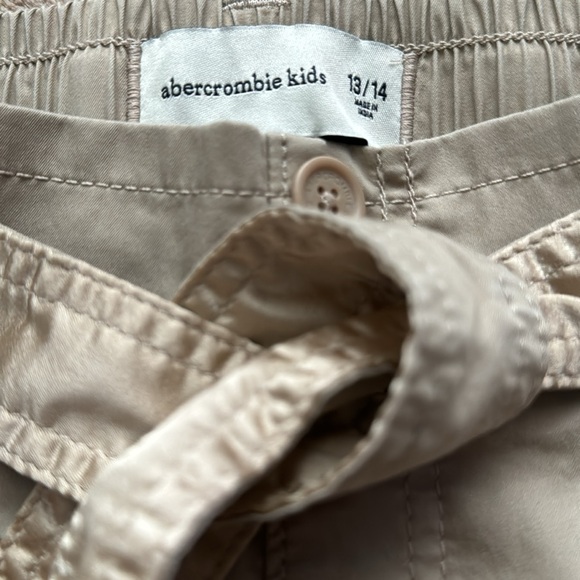 NWT-abercrombie kids Belted Cargo Pants - Picture 3 of 7